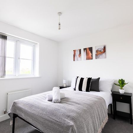 Spacious 4-Bedroom Home Near City Centre With Parking Ноттингем Экстерьер фото